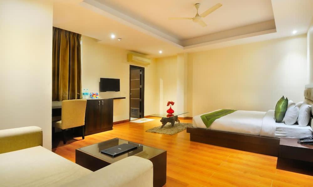 Zenith Hotel - Delhi Airport Нью-Дели Экстерьер фото