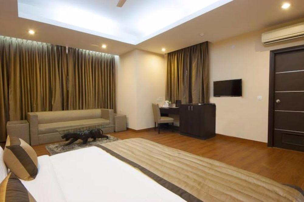 Zenith Hotel - Delhi Airport Нью-Дели Экстерьер фото