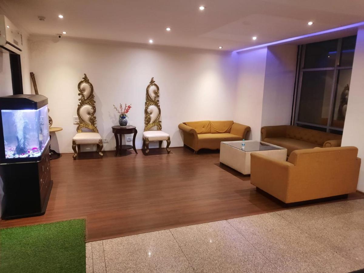 Zenith Hotel - Delhi Airport Нью-Дели Экстерьер фото