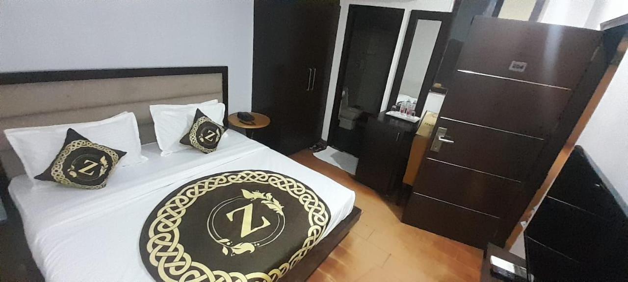 Zenith Hotel - Delhi Airport Нью-Дели Экстерьер фото